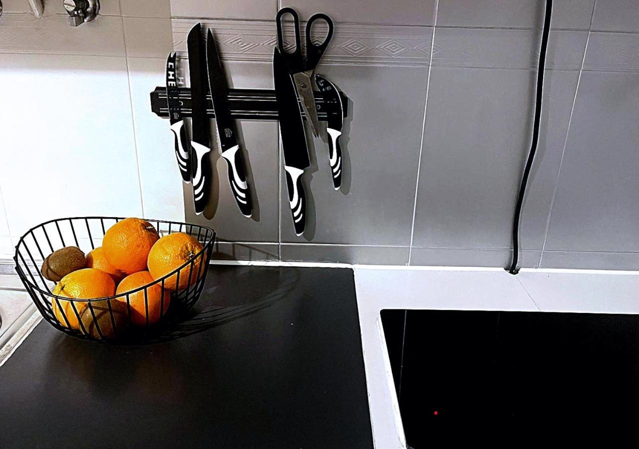 Rooms 10 Mins Walk From Train Station! Agualva-Cacem Exterior photo