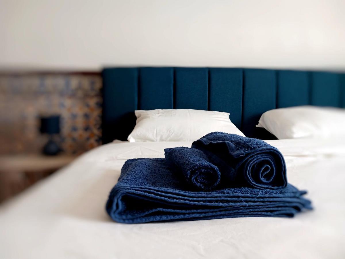 Rooms 10 Mins Walk From Train Station! Agualva-Cacem Exterior photo
