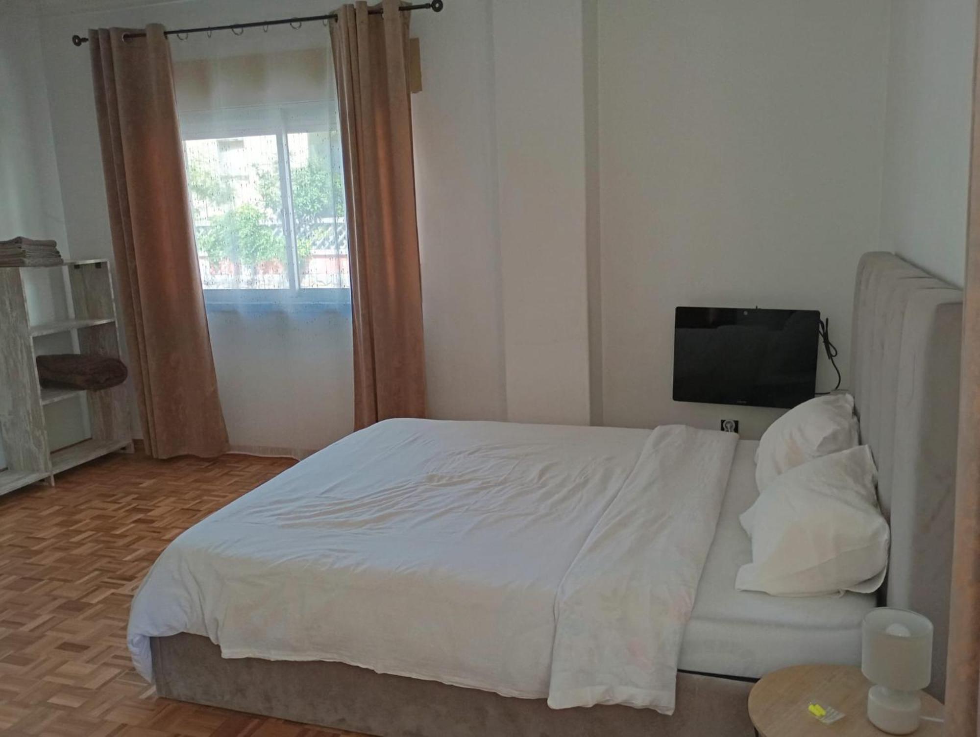 Rooms 10 Mins Walk From Train Station! Agualva-Cacem Exterior photo